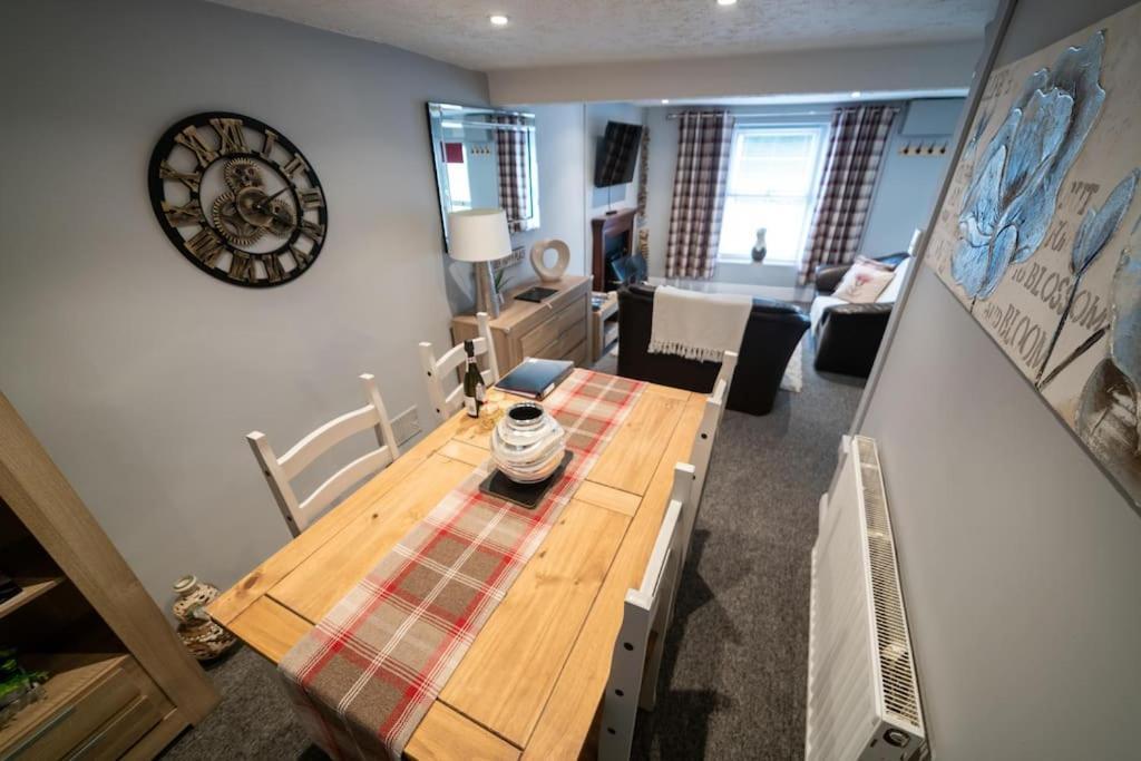 2 Bed Sleeps 4 Central Haverfordwest Town House Luaran gambar